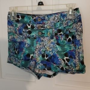 High waisted skull floral shorts
